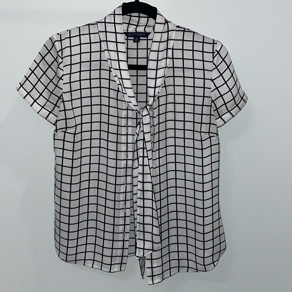 Brooks Brothers Short Sleeve Button up in Windowpane Plaid with Tie Front, 4P